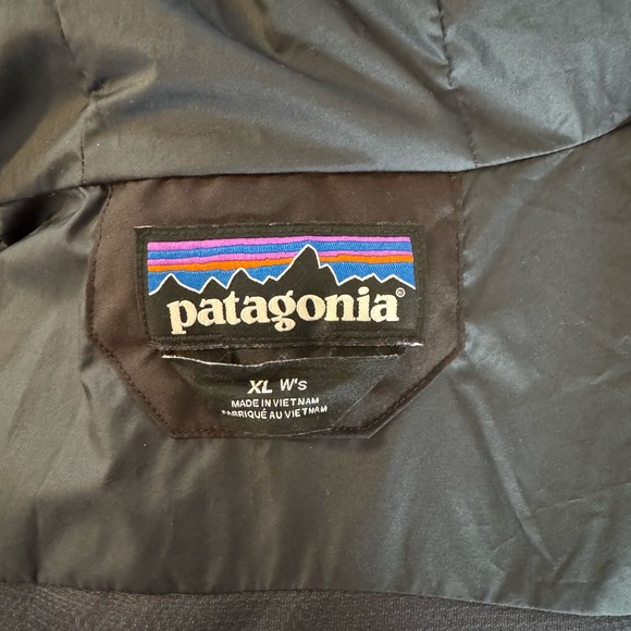 Patagonia Women’s Powder Town Jacket - Picture 8 of 8
